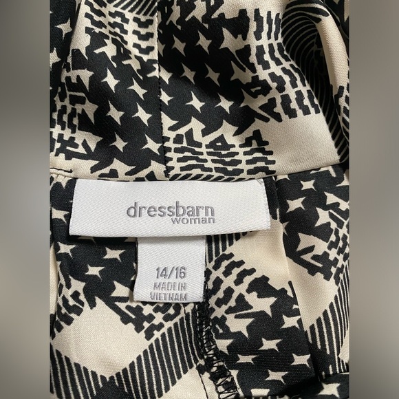 Dress Barn Sleeveless Tank - Picture 4 of 6